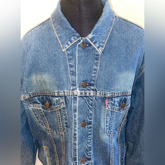 Vintage Levi's Light Wash Denim Jacket 70507 Levis see pics of wear on jacket - Picture 4 of 8
